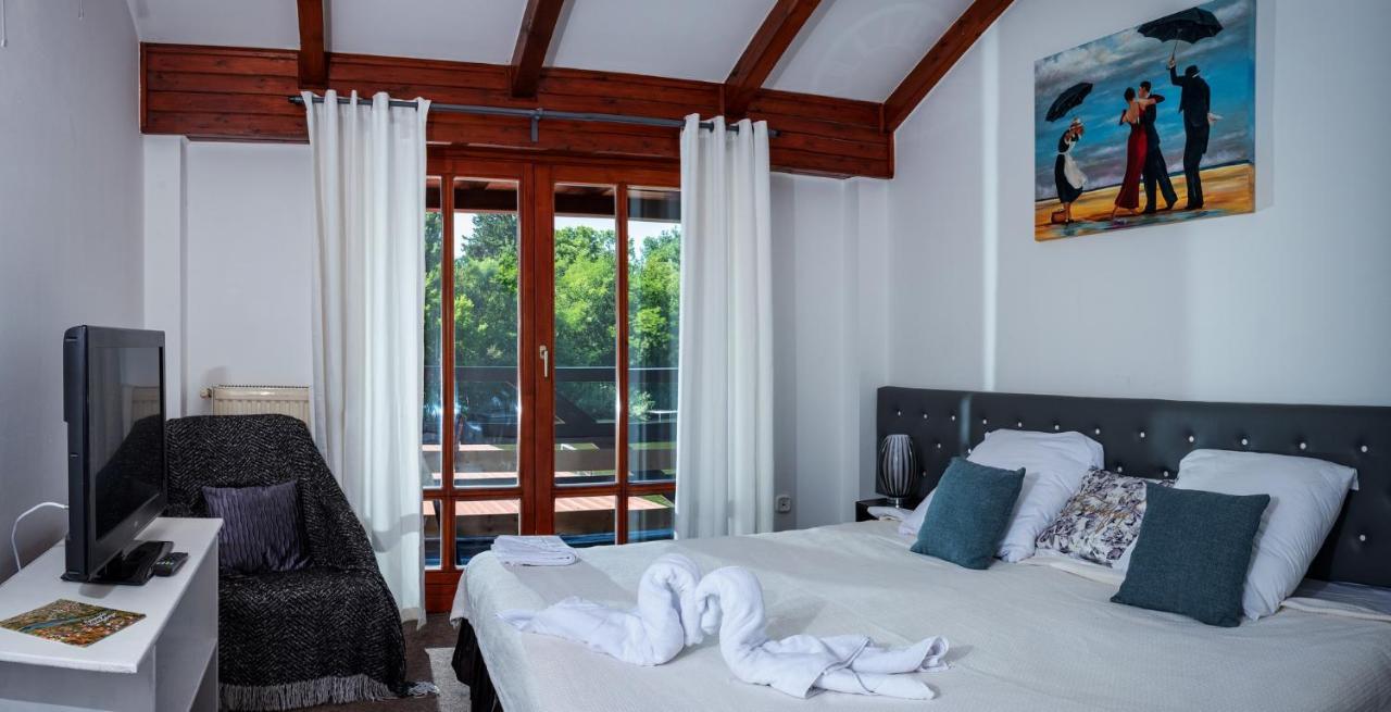 Eden Lounge Restaurant & Pension Veresegyház Zewnętrze zdjęcie