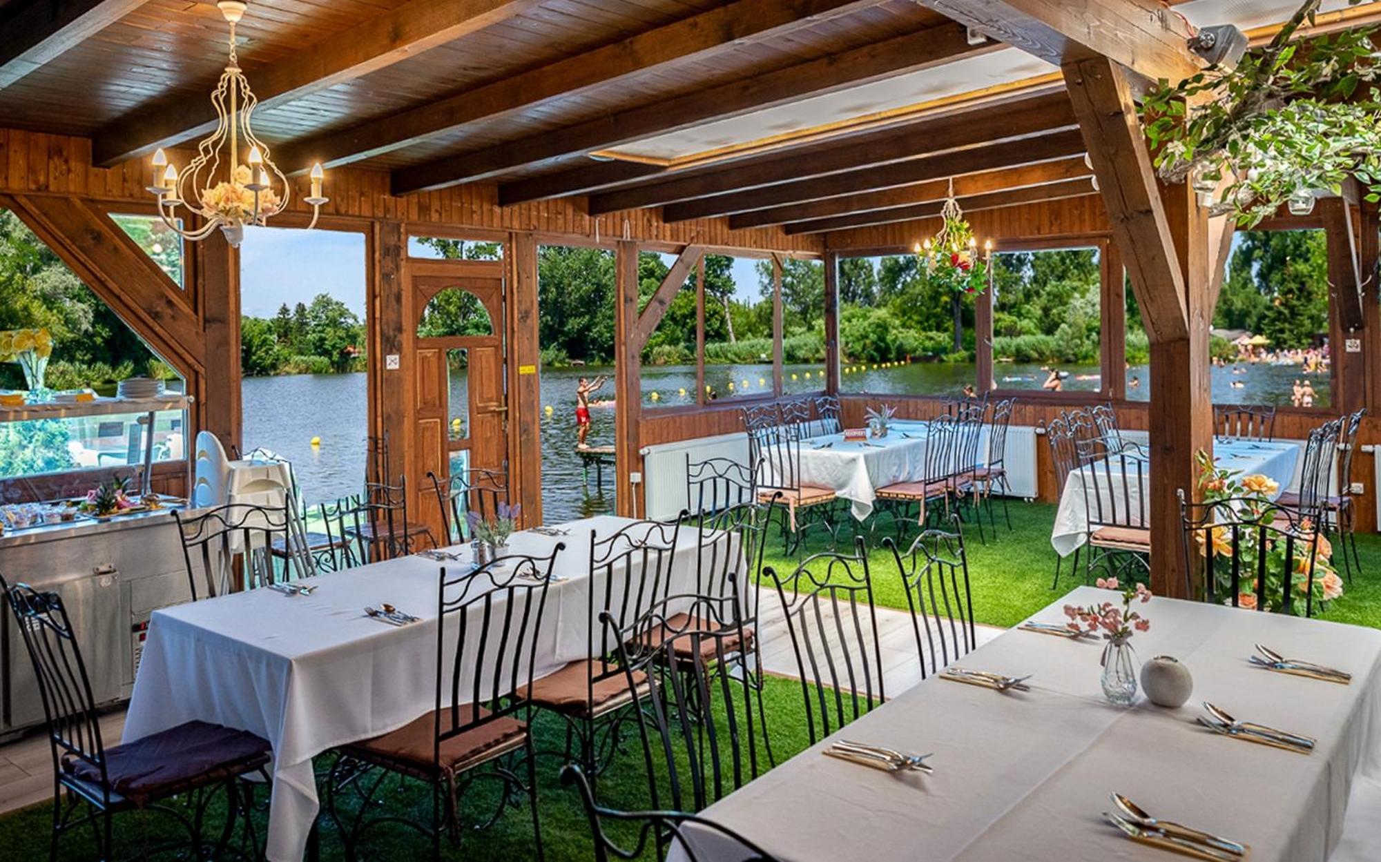 Eden Lounge Restaurant & Pension Veresegyház Zewnętrze zdjęcie