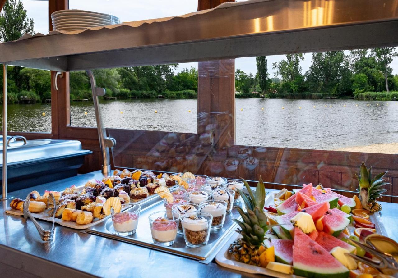 Eden Lounge Restaurant & Pension Veresegyház Zewnętrze zdjęcie