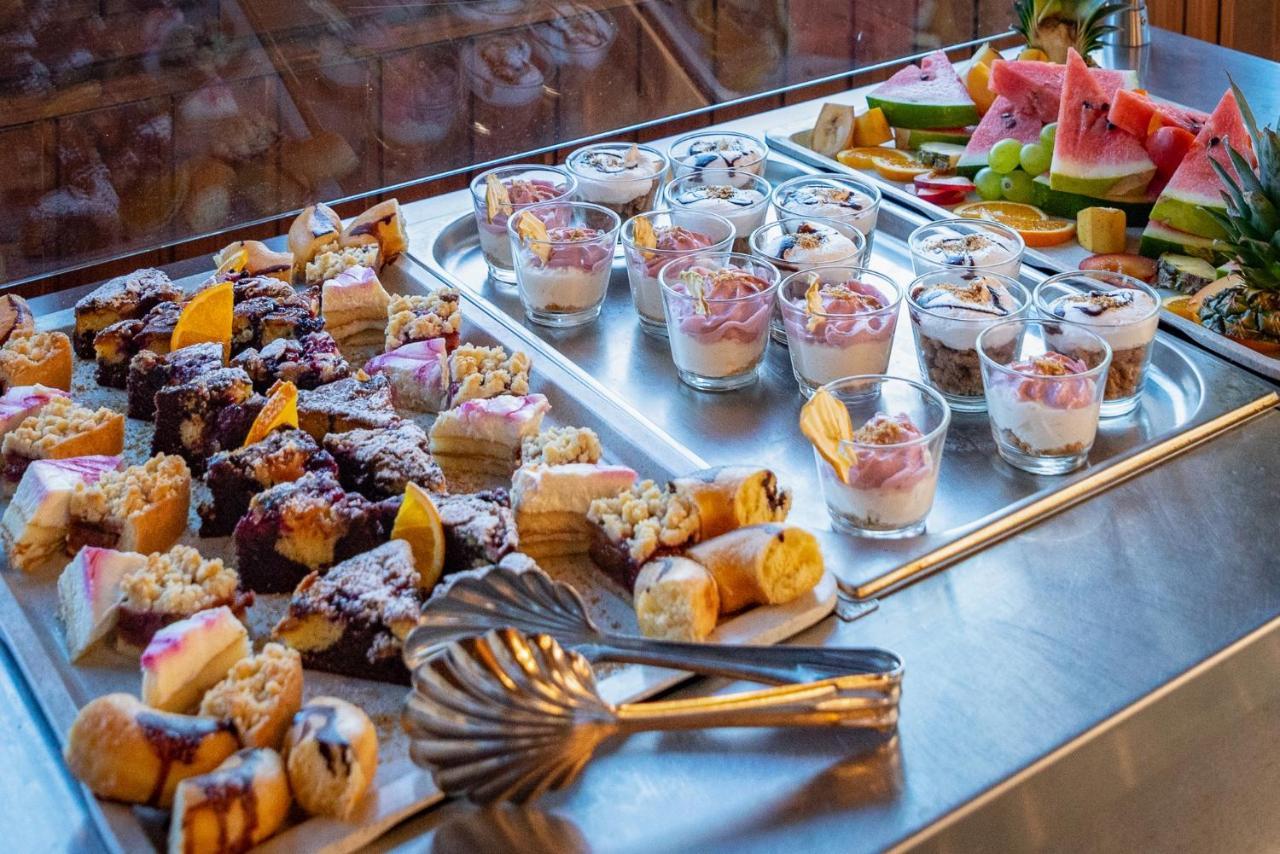 Eden Lounge Restaurant & Pension Veresegyház Zewnętrze zdjęcie