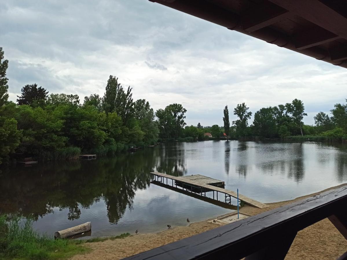 Eden Lounge Restaurant & Pension Veresegyház Zewnętrze zdjęcie